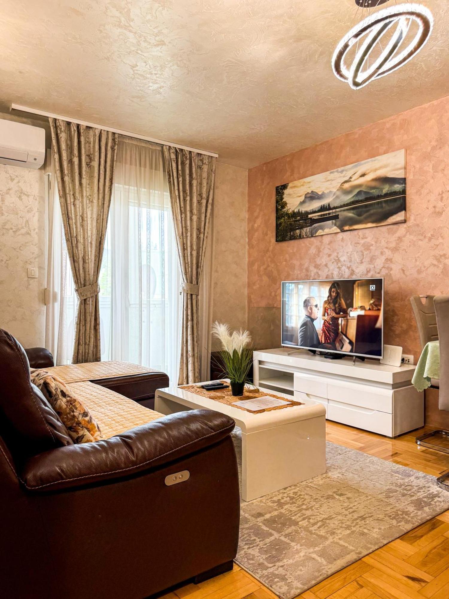 Lux Deluxe * Žabljak